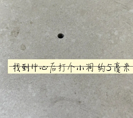 天柱瓷砖空鼓维修公司专业解答在瓷砖铺贴过程中，如果砂料搅拌不均匀，将会带来以下问题